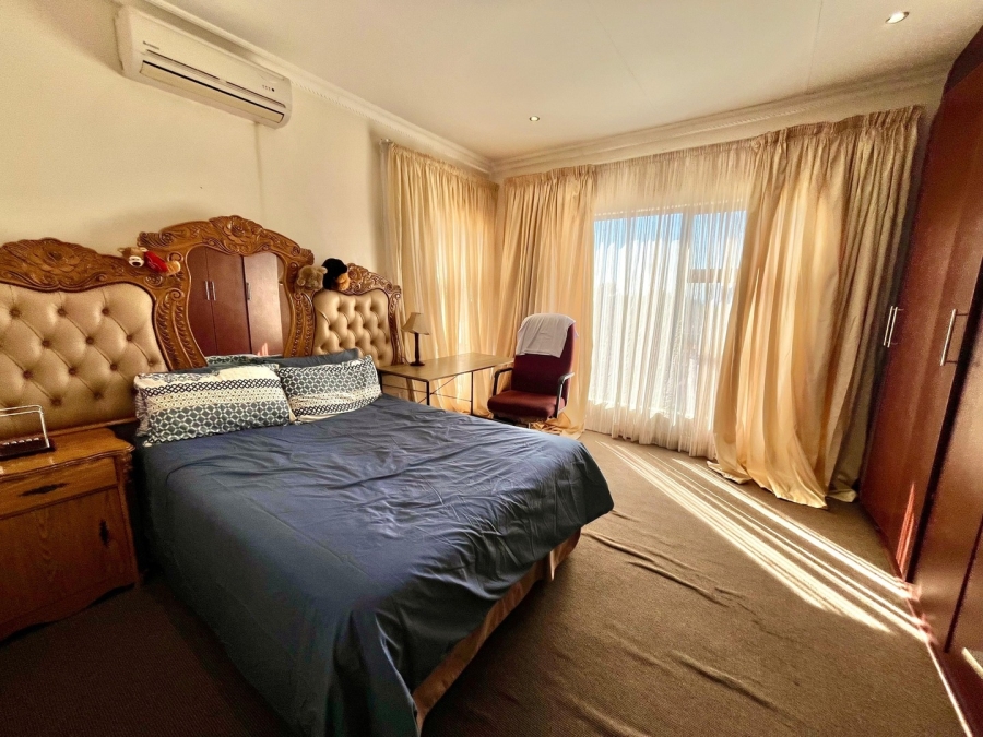 4 Bedroom Property for Sale in Safari Gardens North West